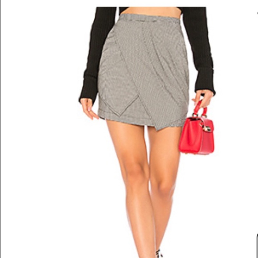 BCBGeneration Twist Mini Skirt 👗